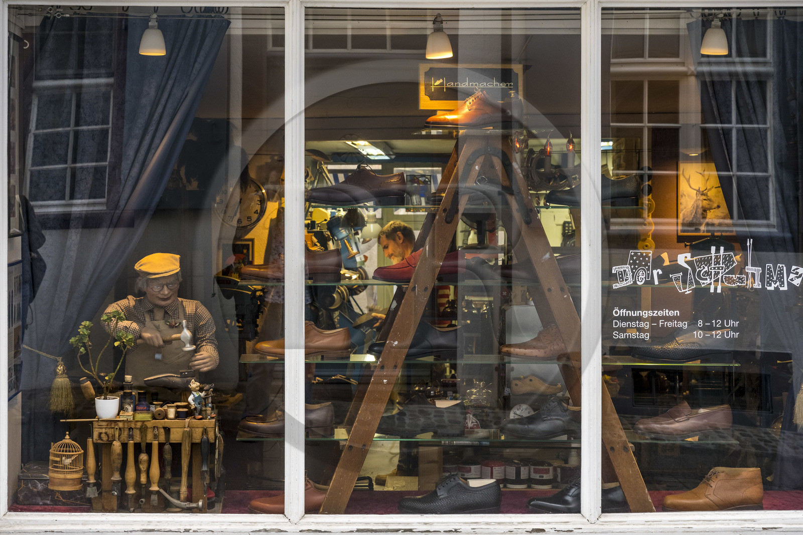 Switzerland, Basel, Old town of Greater Basel (left bank), shoemaker in Heuberg street