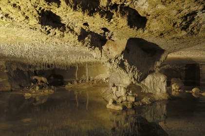 France, Indre et Loire (37), Vallée de la Loire classée Patrimoine Mondial de l' UNESCO, Savonnières, les grottes pétrifiantes