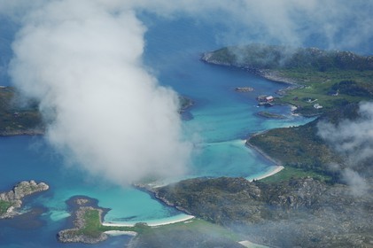 Norvège, Nordland, Iles Lofoten, ilot aux alentours de l’Ile de Skrova (vue aérienne)