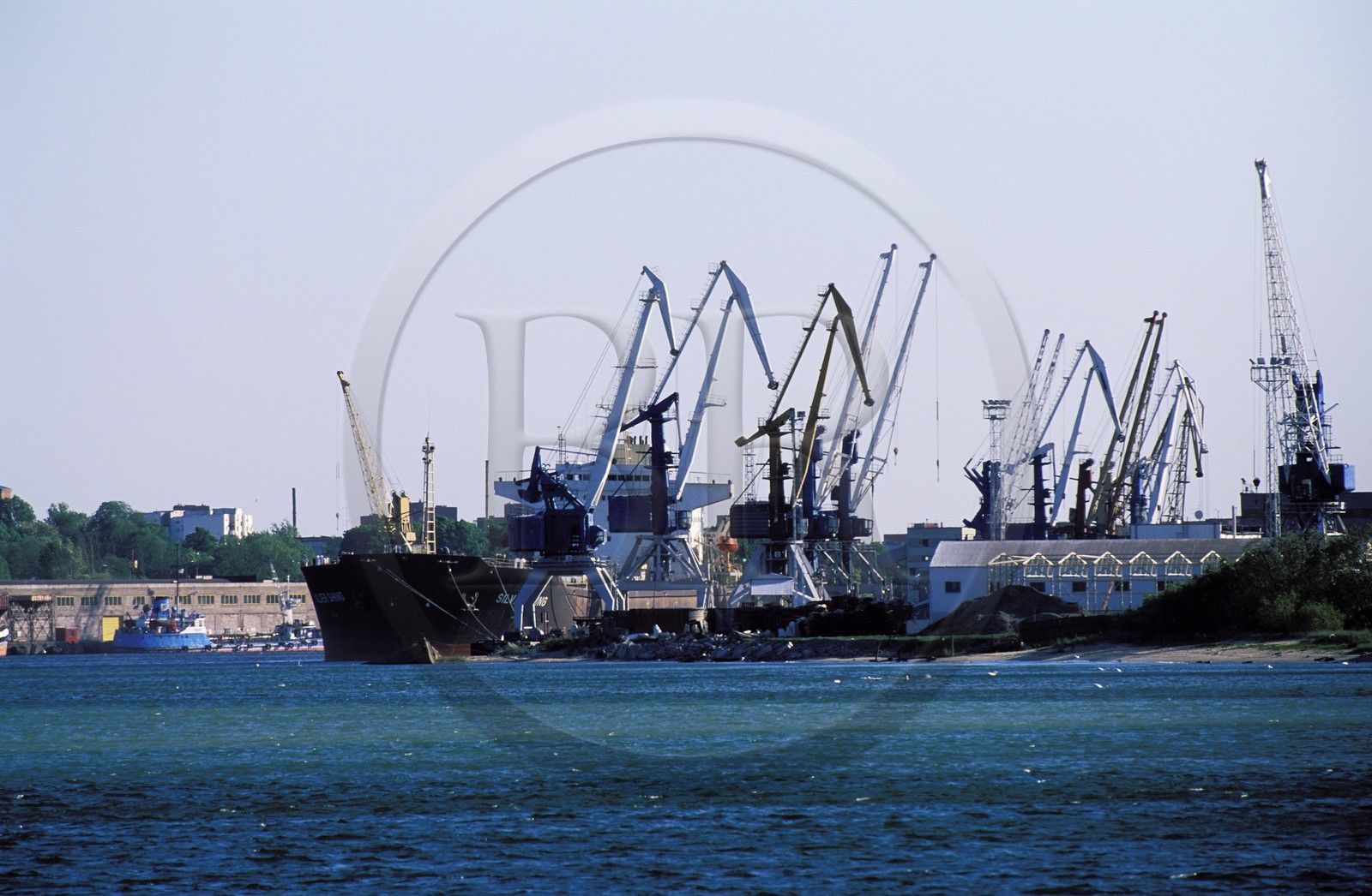 Estonie (Pays Baltes), région de Harju, Tallinn, capitale européenne de la culture 2011, port de commerce