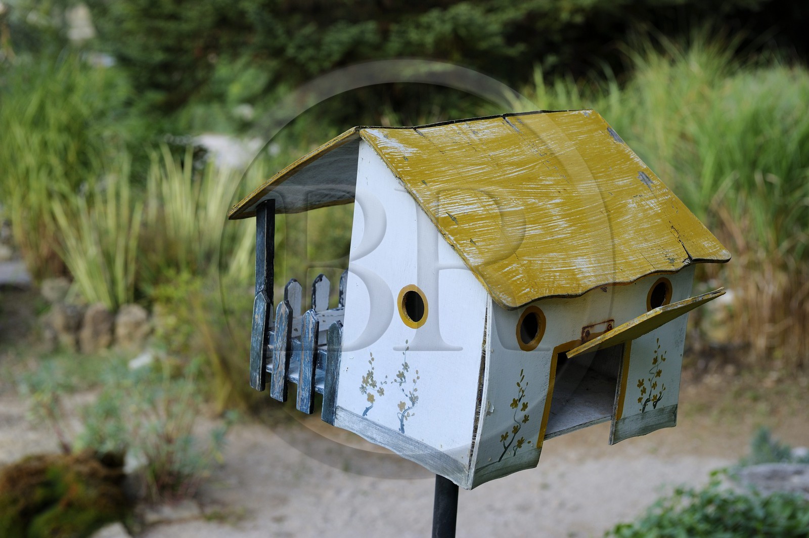 France, Var, Provence Verte (Green Provence), Bras village next to Saint Maximin, Le Peyrourier Bed & Breakfast une campagne en Provence, bird house