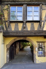 France, Bas-Rhin (67), Strasbourg, vieille ville classée Patrimoine Mondial de l'UNESCO, maison à pans de bois sur le quai des Batelliers dans le quartier de la Krutenau