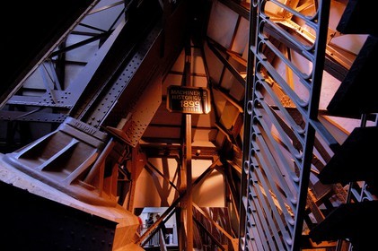 France, Paris (75), la Tour Eiffel, base d'un des piliers