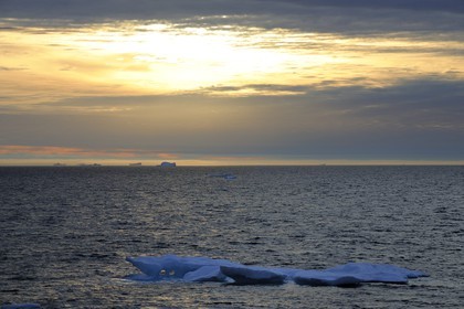 Groenland, région méridionale vers Nanortalik, iceberg