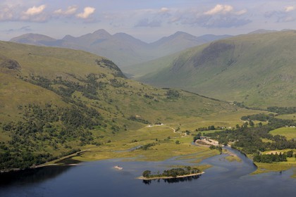 Royaume-Uni, Ecosse, Highland, Loch Linnhe et la vallée du Glen Scaddle (vue aérienne)