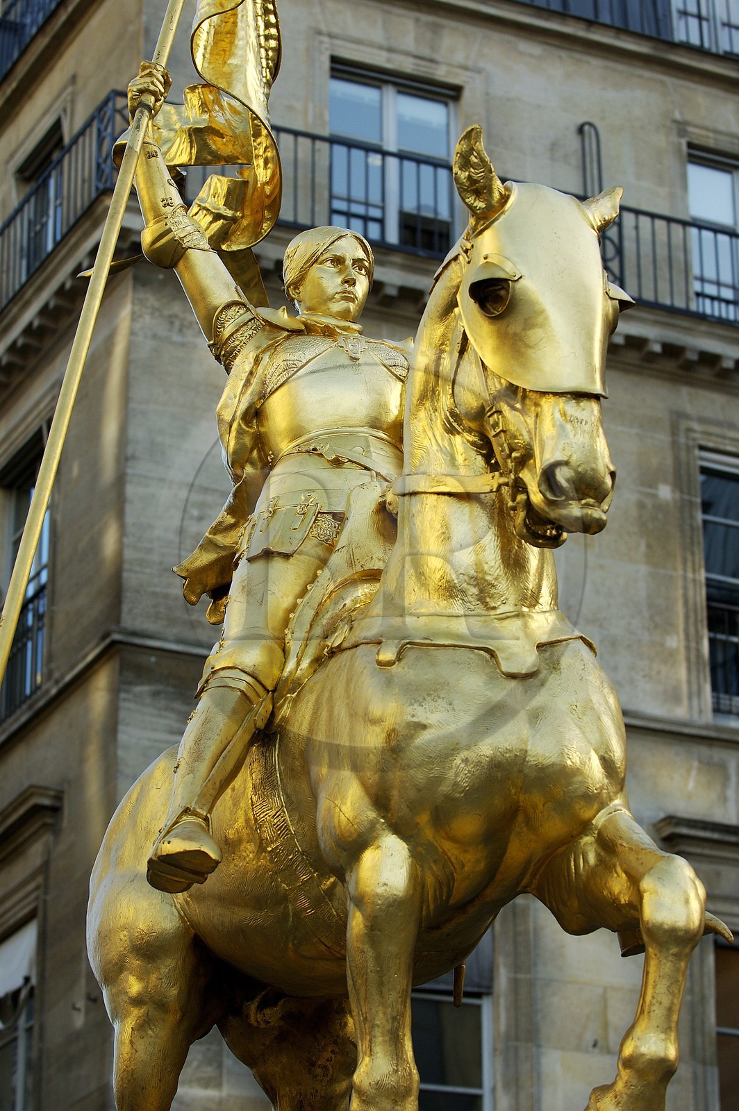 France, Paris (75), la statue de Jeanne d'Arc place des Pyramides (à côté du Jardin des Tuileries)