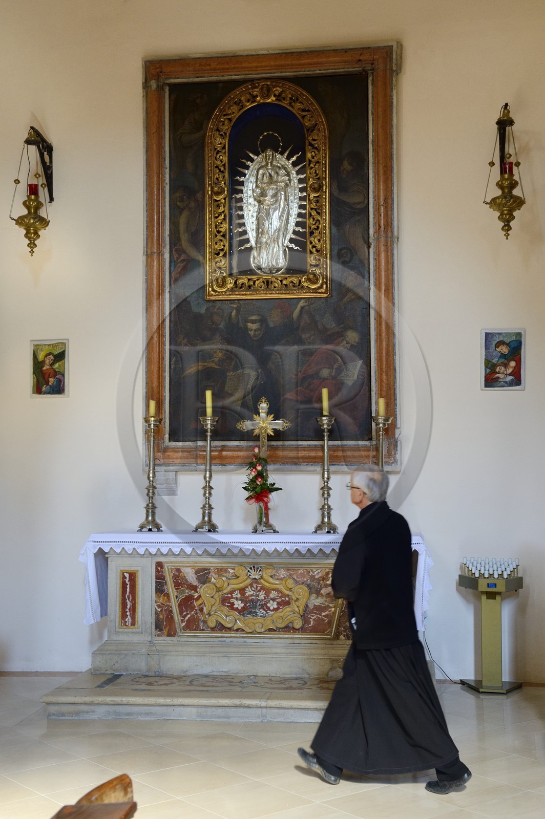 Croatie, Dalmatie, côte dalmate, Zadar, église et couvent Saint-François, Vierge en argent offert au monastere par le pape Nicolas IV
