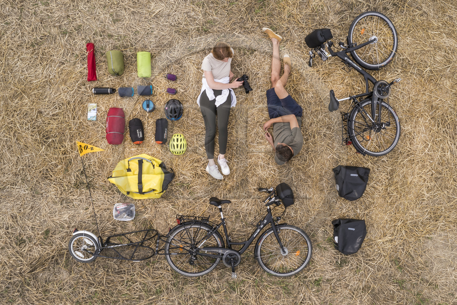 France, Maine-et-Loire (49), vallée de la Loire classée au Patrimoine Mondial par l'UNESCO, Saumur vers Saint-Hilaire, randonnée à bicyclette, matériel de camping fourni par Nomade Aventure (vue aérienne)