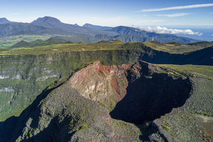 France, Ile de la Reunion, Parc National de la Réunion classé Patrimoine Mondial de l'UNESCO, le Cratère Commerson sur les flans du volcan Piton de la Fournaise et l'ancien volcan du Piton des Neiges en arrière plan (vue aérienne)