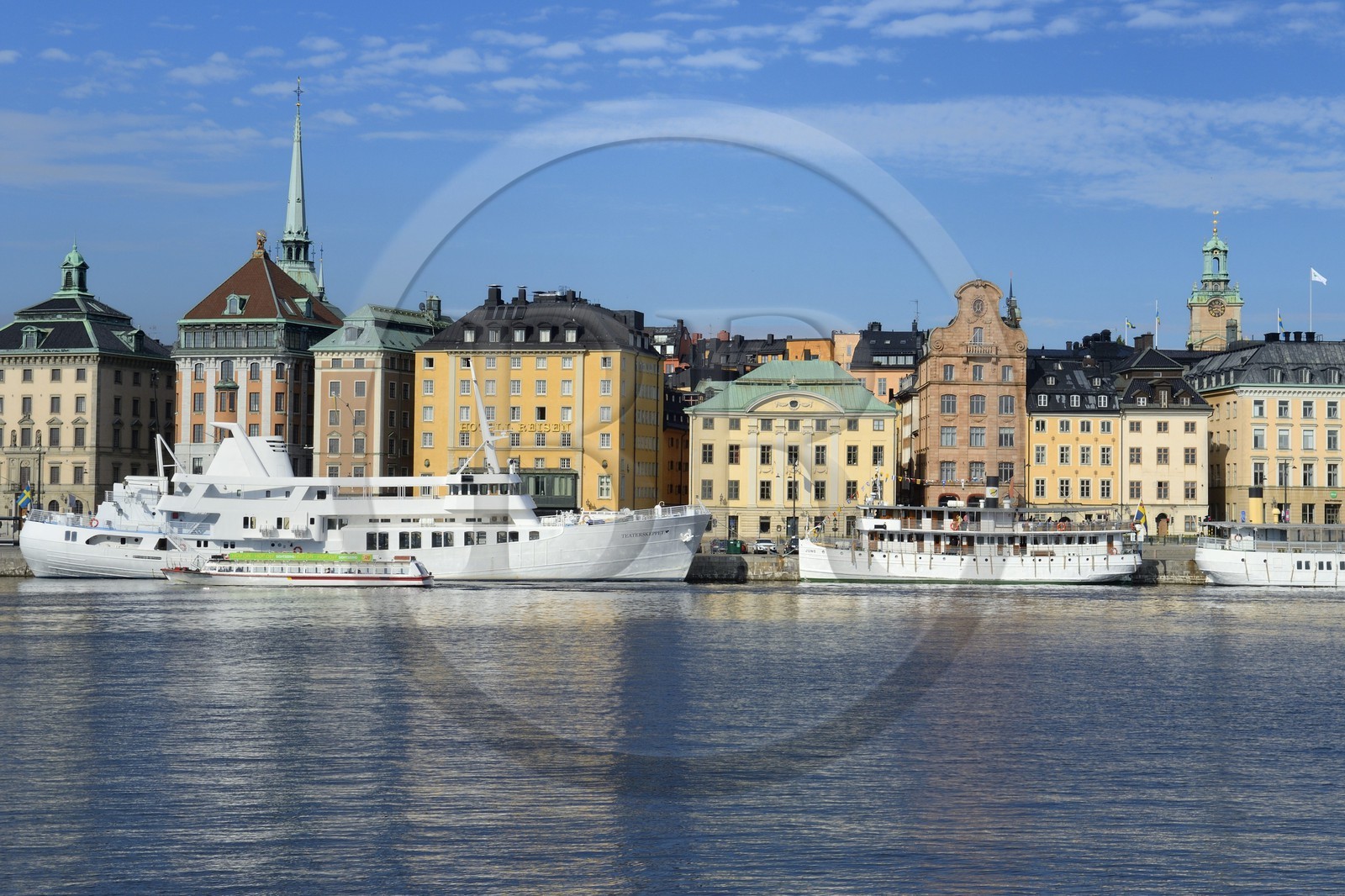 Sweden, Stockholm, the old city on the island of Gamla stan (Gamala Stan Riddarholmen) seen from the island of Skeppsholmen