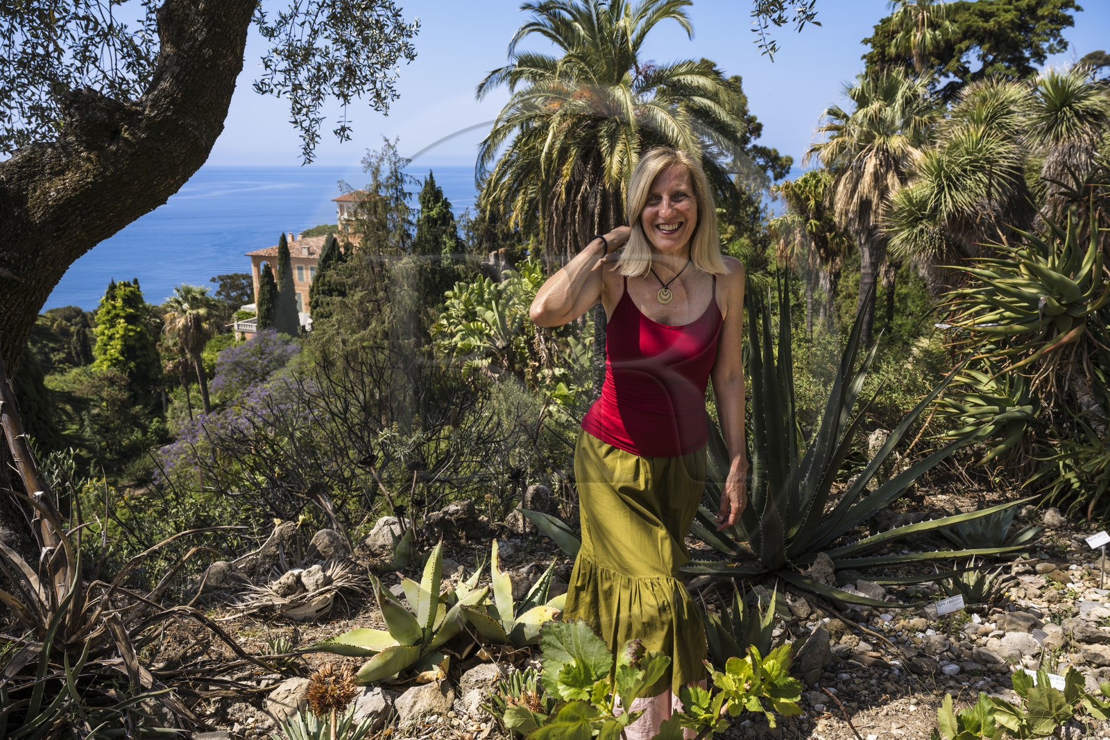 Italie, Ligurie, Province d'Imperia, Vintimille, Jardin botanique Hanbury, Daniela Guglielmi qui travaille pour le Jardin Botanique et qui est née ici, ces parents vivaient sur place étant les gardiens