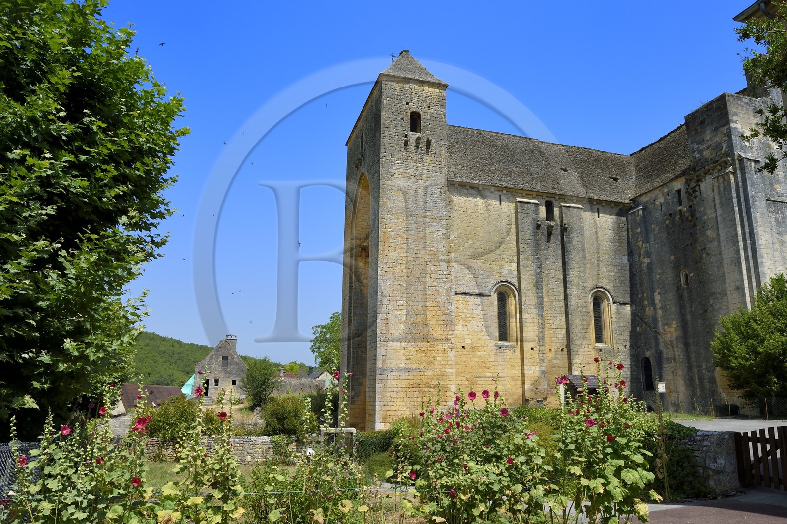 France, Dordogne (24), Périgord Noir, Saint-Amand-de-Coly, labellisé Les Plus Beaux Villages de France, l'abbaye de Saint-Amand-de-Coly