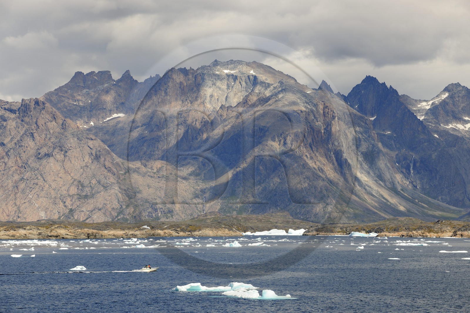 Groenland, région méridionale vers Nanortalik, icebergs