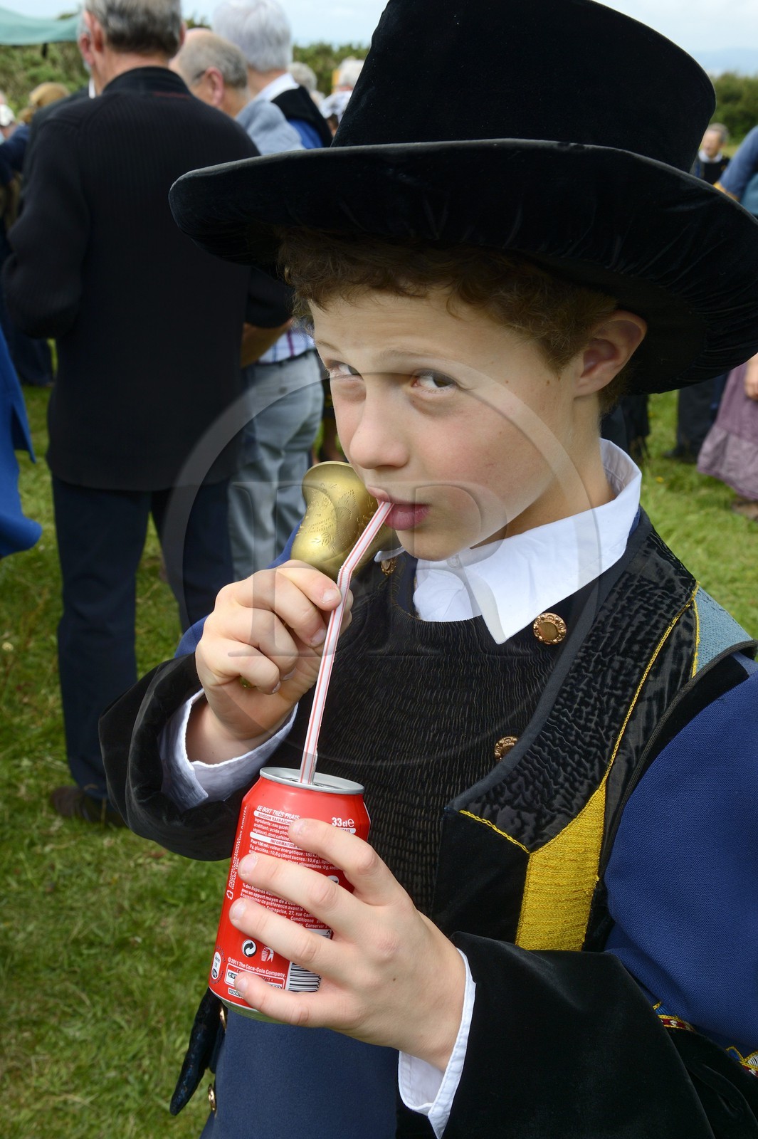 France, Finistère (29), Locronan, procession de la petie Troménie, petite pause à la chapelle ti ar sonj au sommet de la montagne Saint-Ronan