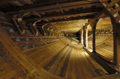 France, Charente-Maritime (17), Rochefort, le quartier de l'Arsenal, chantier de l'Hermione, l'intérieur de la coque