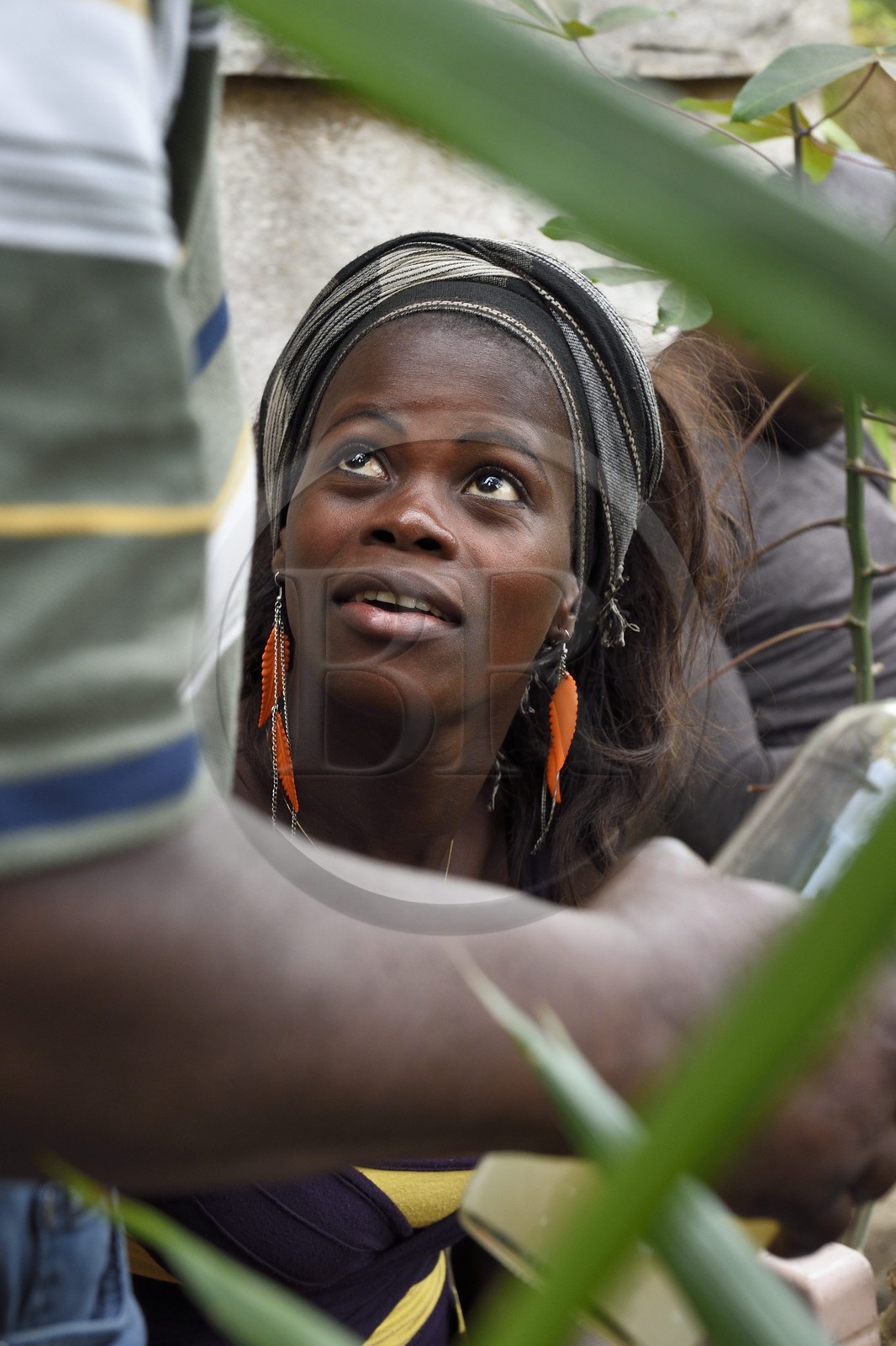 Gabon, province de Ogooué- Maritime, Omboué, région du Loango, jeune femme
