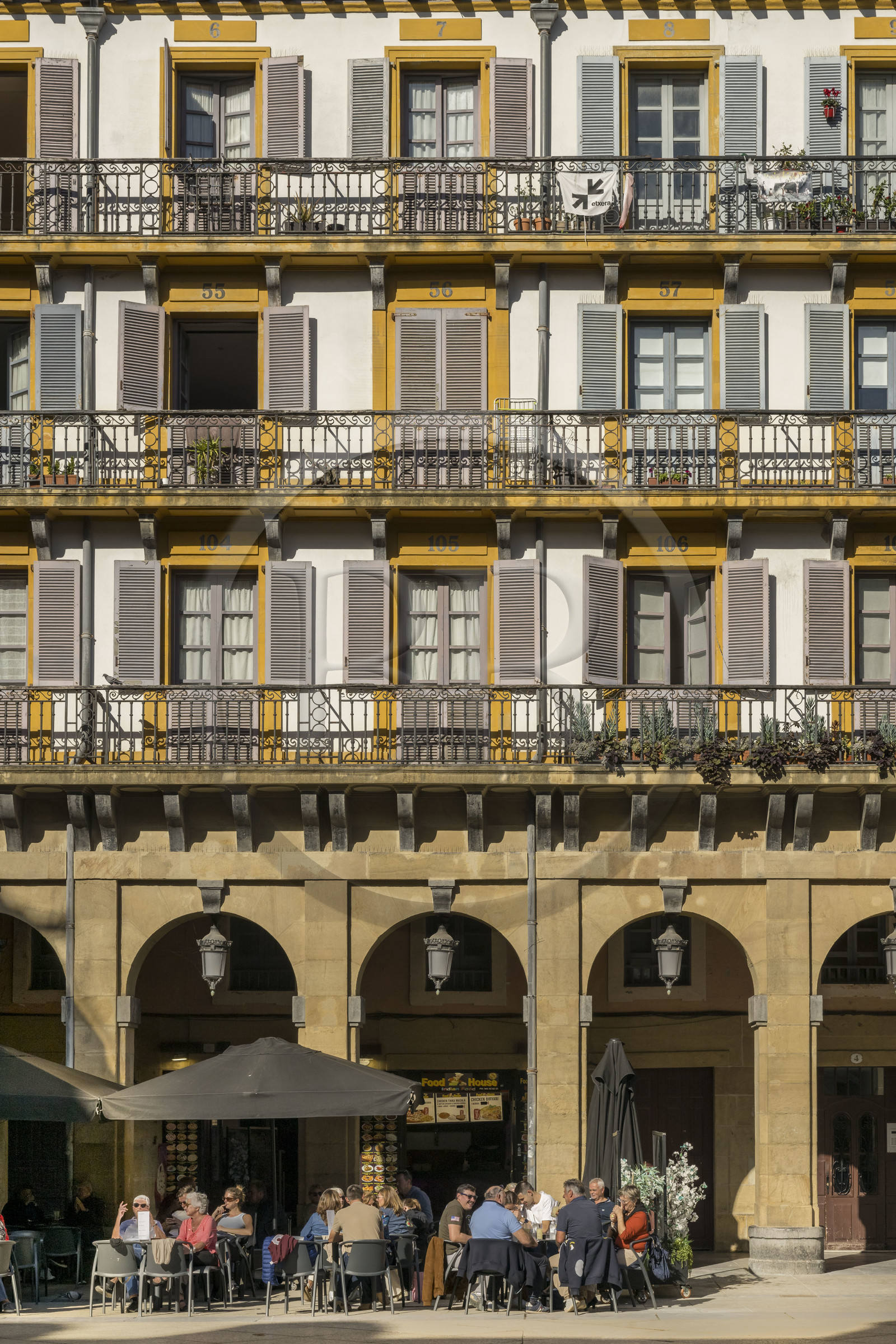 Spain, province of Gipuzkoa (Gipuzkoa), San Sebastian (Donostia), Constitution Square in the heart of the old town