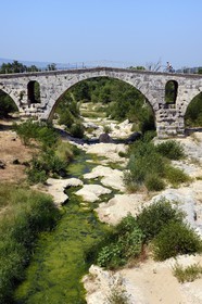France, Vaucluse, Luberon, Bonnieux, the Pont Julien over the Calavon River, Roman bridge of the 3rd century BC on Via Domitia on the Calavon veloroute (Long-distance cycling routes)