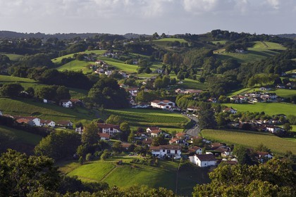 France, Pyrénées-Atlantiques (64), Pays-Basque, le village de Souraide
