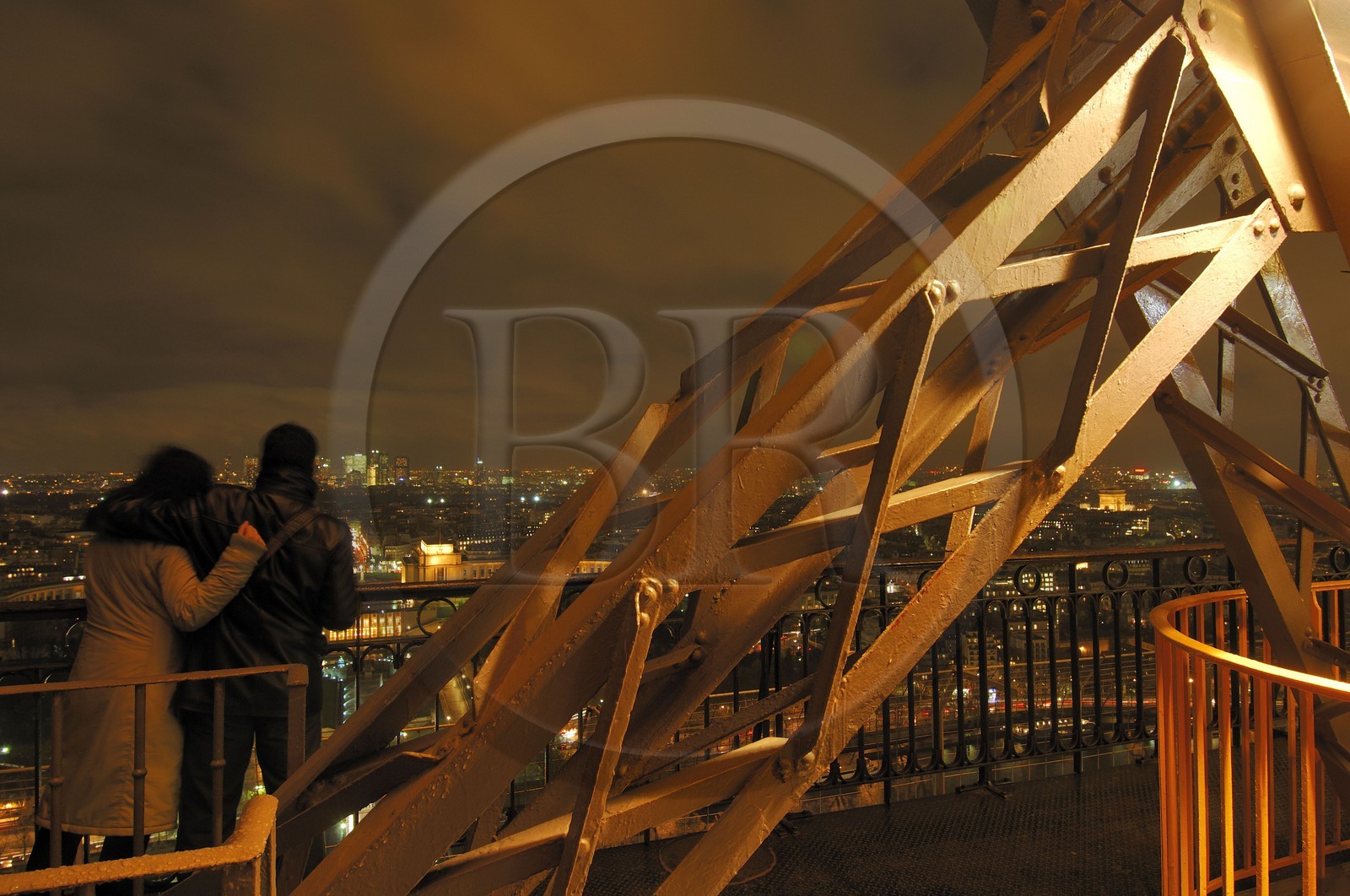 France, Paris (75), la Tour Eiffel illuminée (© SETE-illuminations Pierre Bideau)