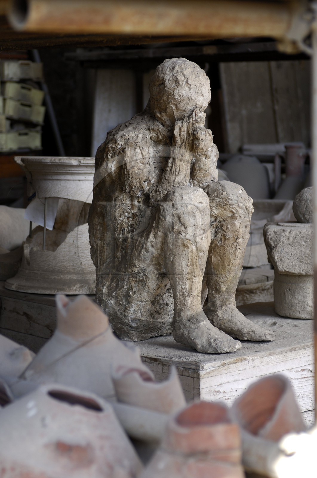 Italie, Campanie, Pompei, site archéologique classé Patrimoine Mondial de l'UNESCO,, moulage humain dans le Macellum (marché des denrées alimentaires de Pompei) de victimes de l'éruption