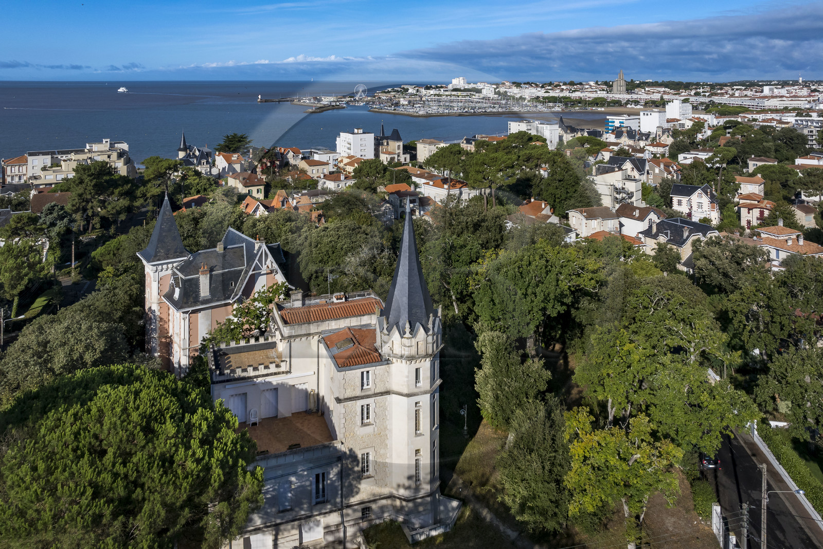 France, Charente-Maritime, Royan, villa in the residential area The Parc Oasis, Villa Le Nid d’Aigle (around 1890), the port and the heart of the city in the background