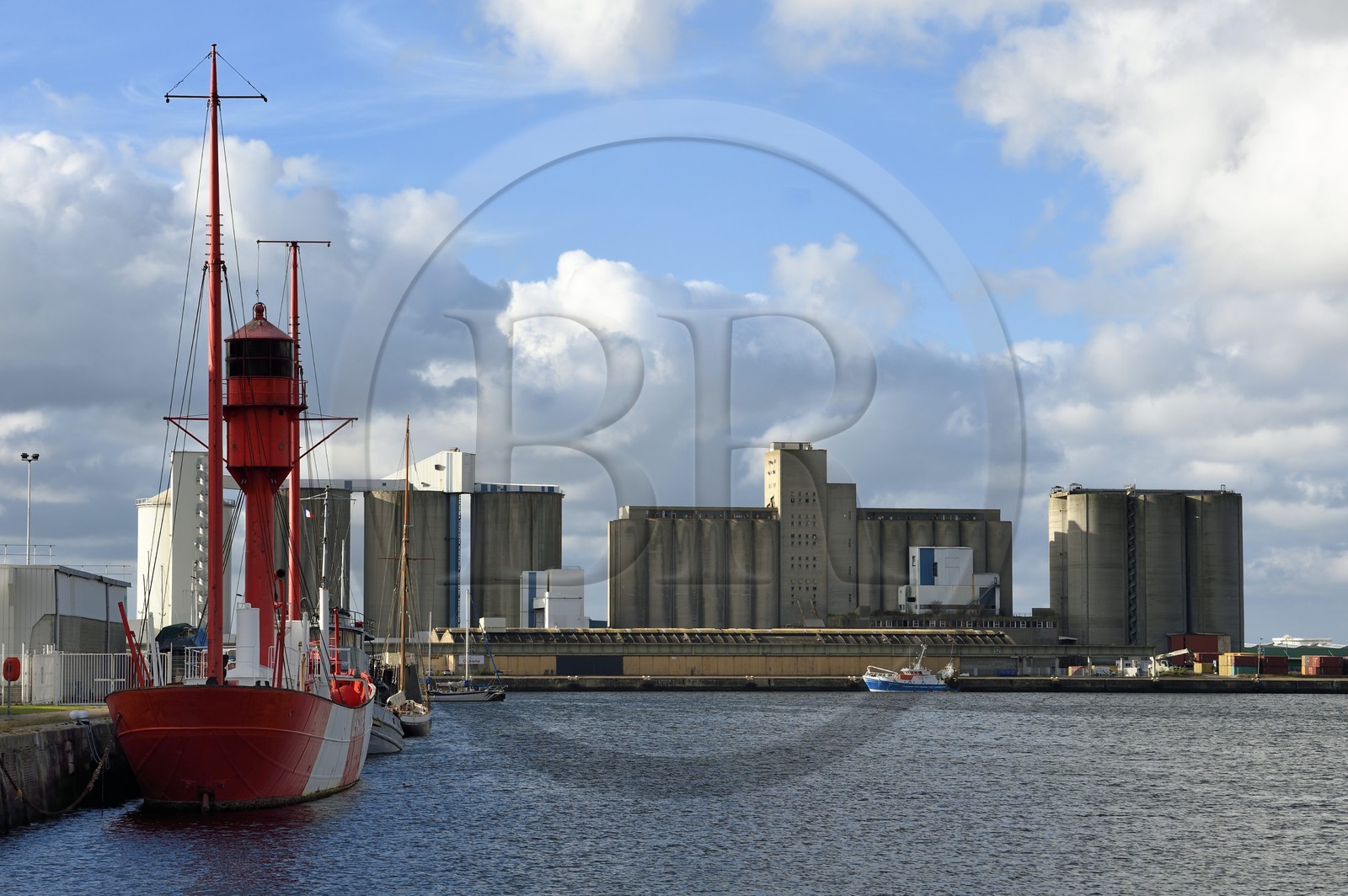 France, Seine-Maritime (76), Le Havre, quartier des docks, le bateau phare (bateaux-feux) dans le bassin de l’Eure