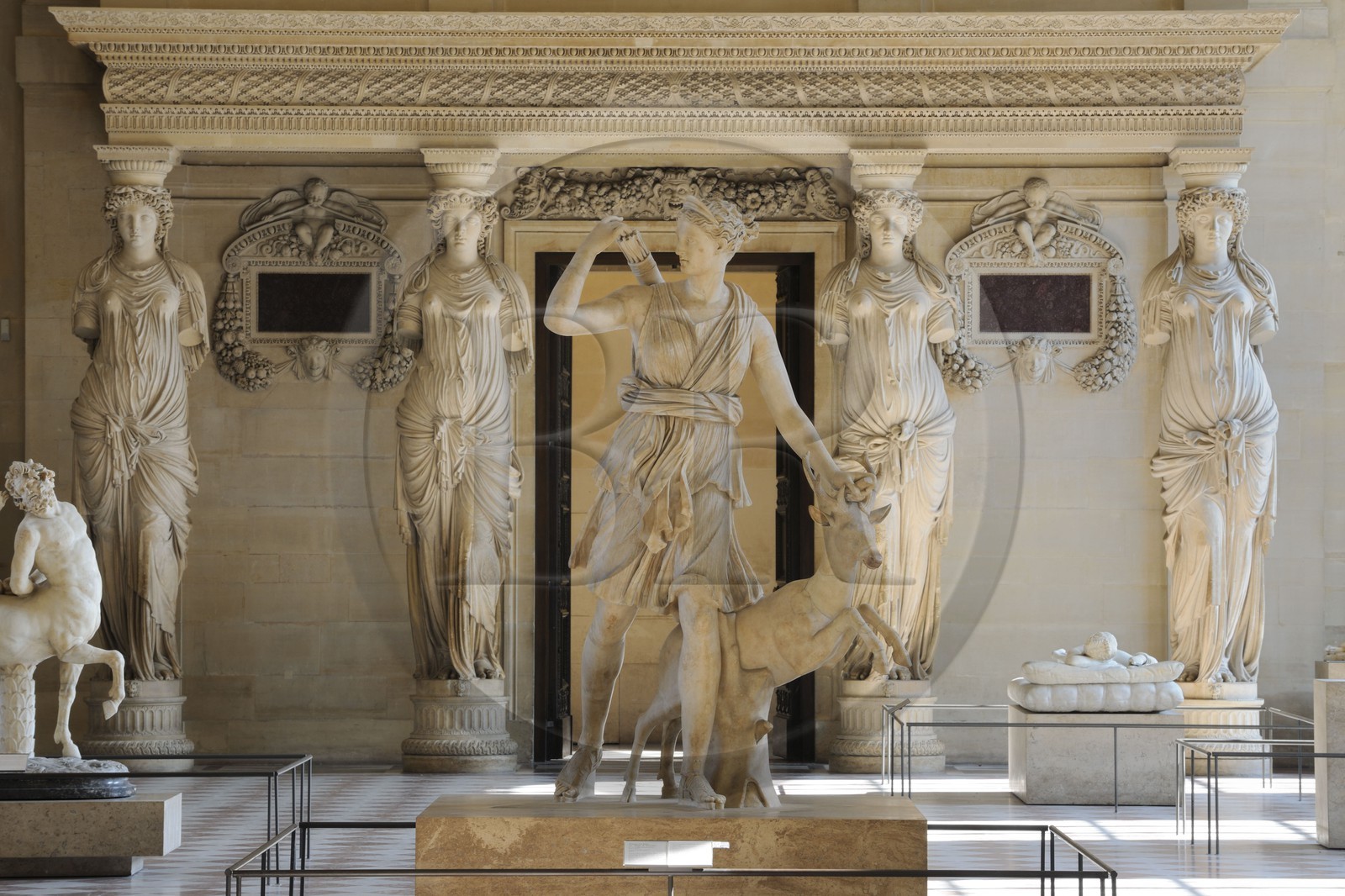 France, Paris (75), musée du Louvre, la salle des Caryatides dans le département des antiquités grecques et romaines, Diane de Versailles