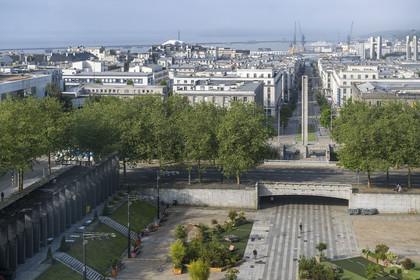 France, Finistère (29), Brest, la place de la Liberté et la rue de Siam qui descent vers le port