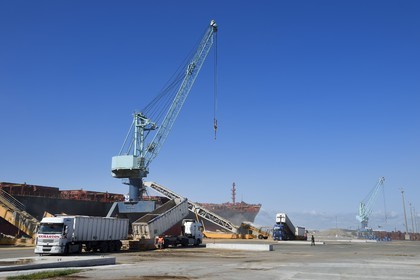 France, Charente-Maritime (17), La Rochelle, le Port Atlantique La Rochelle, chargement de céréales au port de commerce