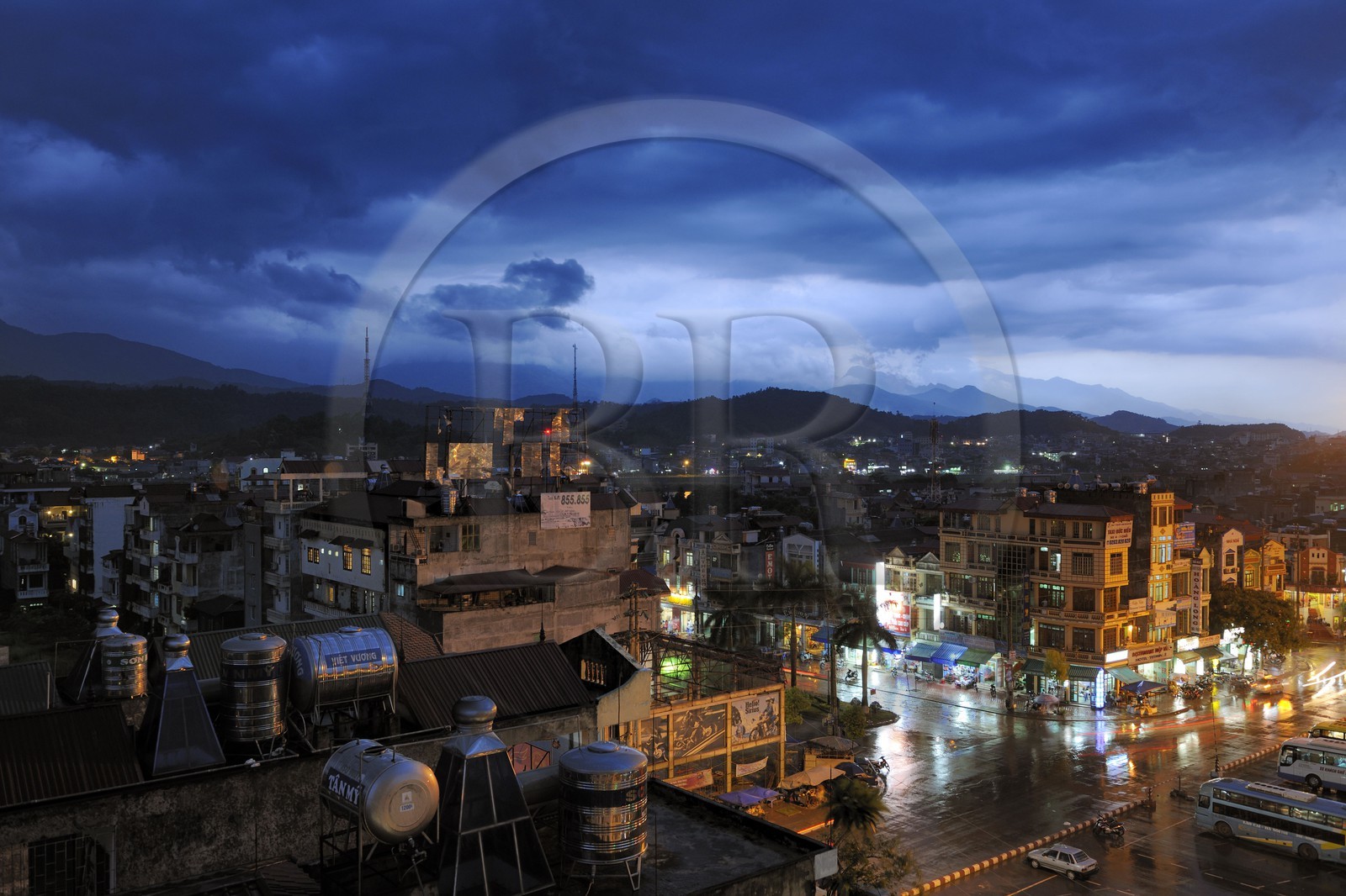 Vietnam, province de Lao Cai, ville de Lao Cai, place de la gare