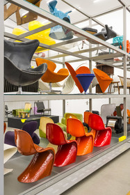 Allemagne, Bade-Wurtemberg, Weil am Rhein près de Bâle, le Vitra Campus, le Vitra Schaudepot (2016) par les architectes Herzog et de Meuron présente au public des objets majeurs de la vaste collection Vitra