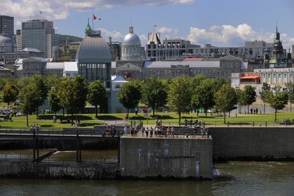 Canada, province de Québec, Montréal, quartier du Vieux-Montréal, la ville depuis le Vieux-Port