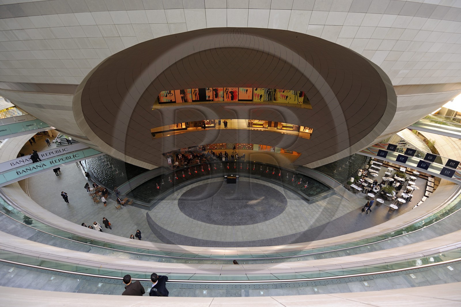 Turkey, Istanbul, Levent District, Kanyon Shopping Mall (Kanyon Alisveris Merkezi) by Jerde Partnership and Tabanlioglu architects firm, sphere with a multiplex cinema