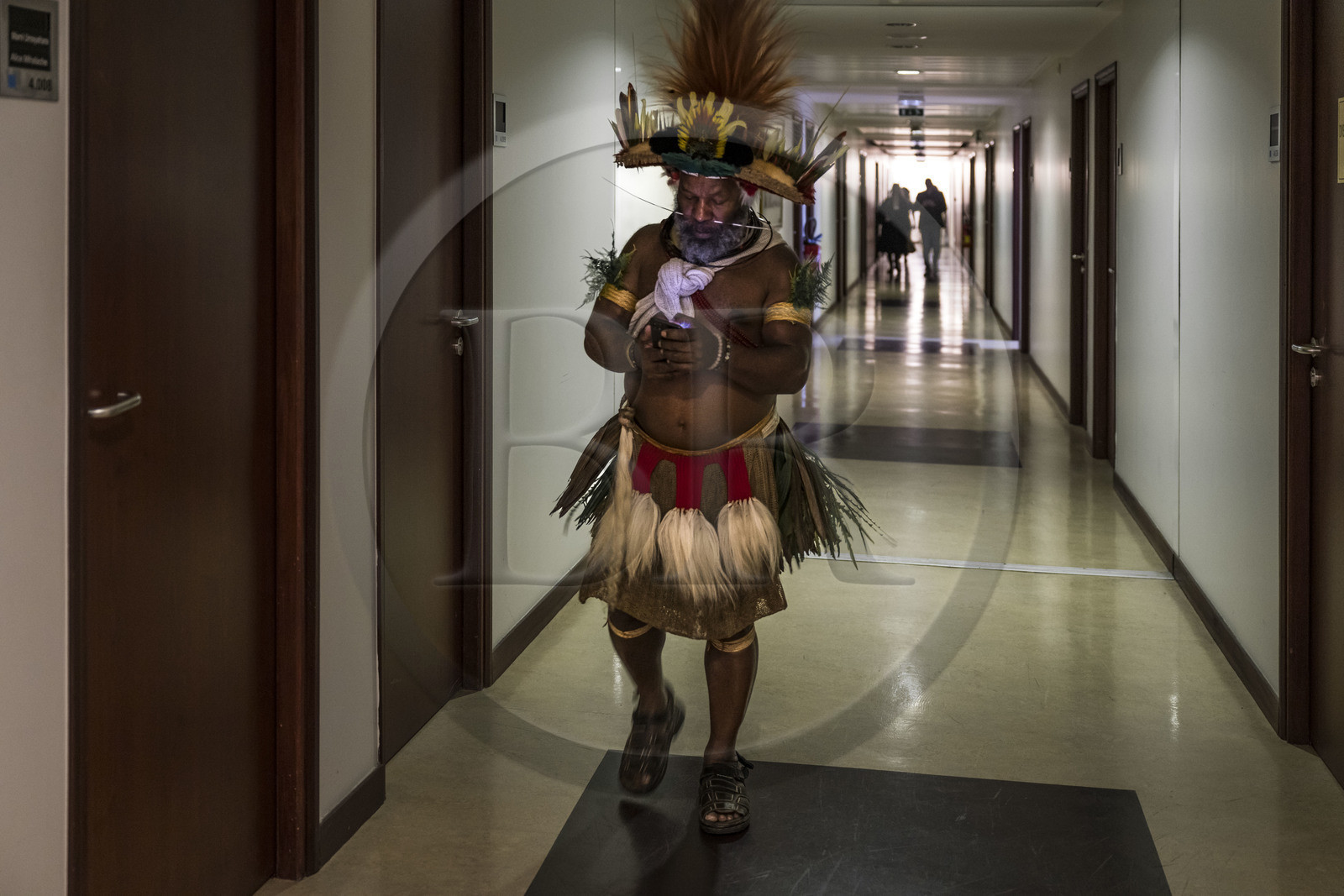 France, Paris (75), siège de l'UNESCO, conférence à l'Université de la Terre du 25 novembre 2022, le chef Papou Mundiya Kepanga
