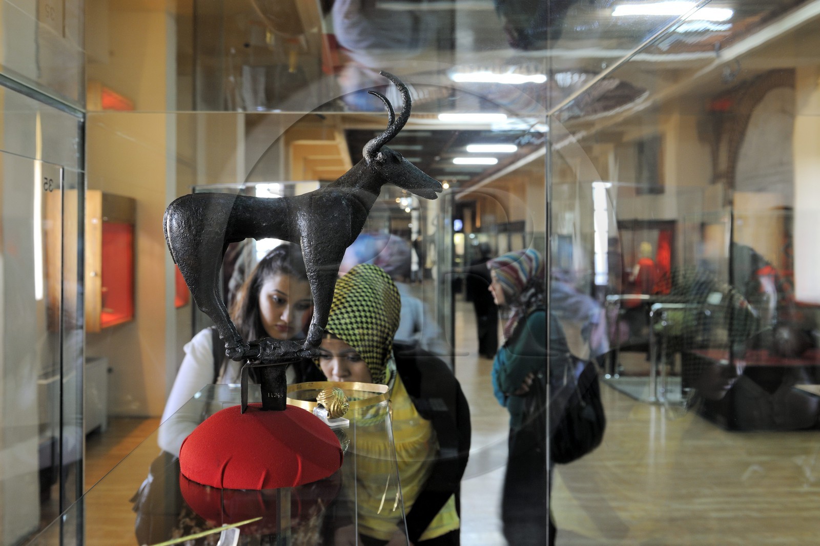 Turquie, Anatolie centrale, Ankara, le musée des Civilisations Anatoliennes, étendard trouvé dans les tombes royales d'Alaca Höyük de la période du Bronze ancien (3000-2000 av. JC) figurant un bovidé