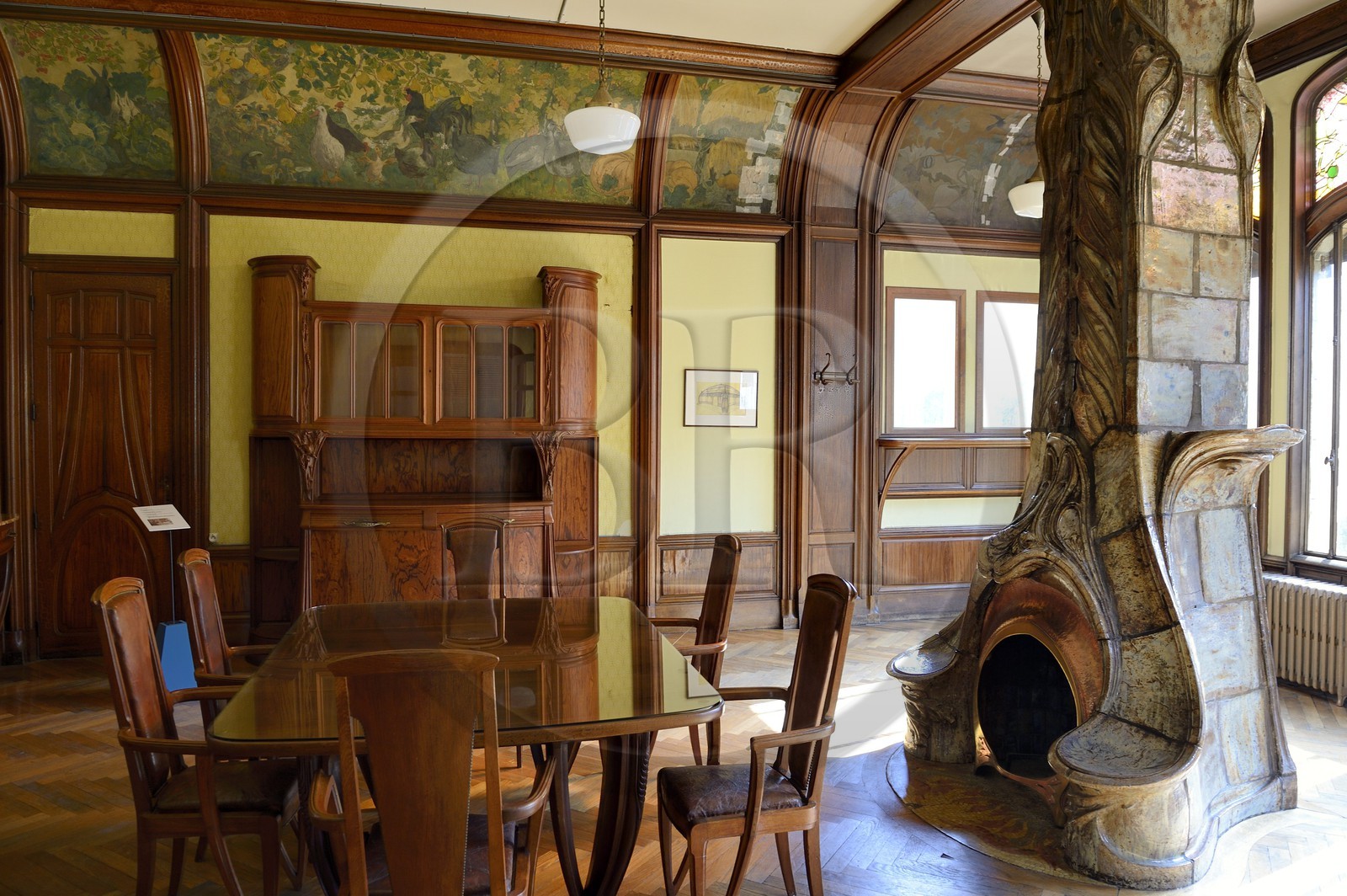 France, Meurthe-et-Moselle (54), Nancy, la Villa Majorelle de style Art Nouveau, salle à manger, cheminée conçue par Alexandre Bigot