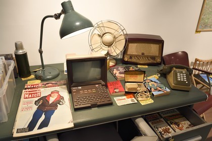 France, Var (83), Toulon, quartier du Mourillon, boutique Aux puces de Pantruche qui rassemble le meilleur des années 1950 aux années 1980