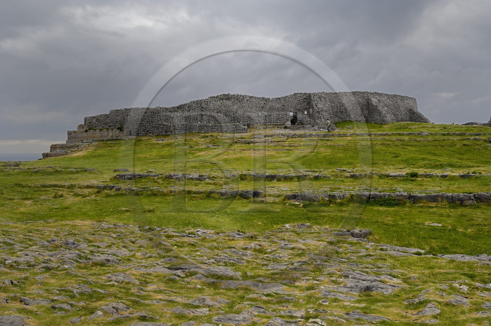 Irlande, Comté de Galway, Aran Islands, Inishmore, Kilmurvey, le fort en pierres sèches de Dun Aengus