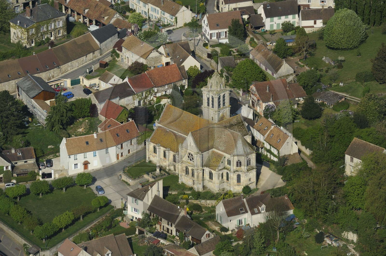 France, Val-d'Oise (95), l'église Notre-Dame de l‘Assomption du 16ème siècle au coeur du village Epiais-Rhus