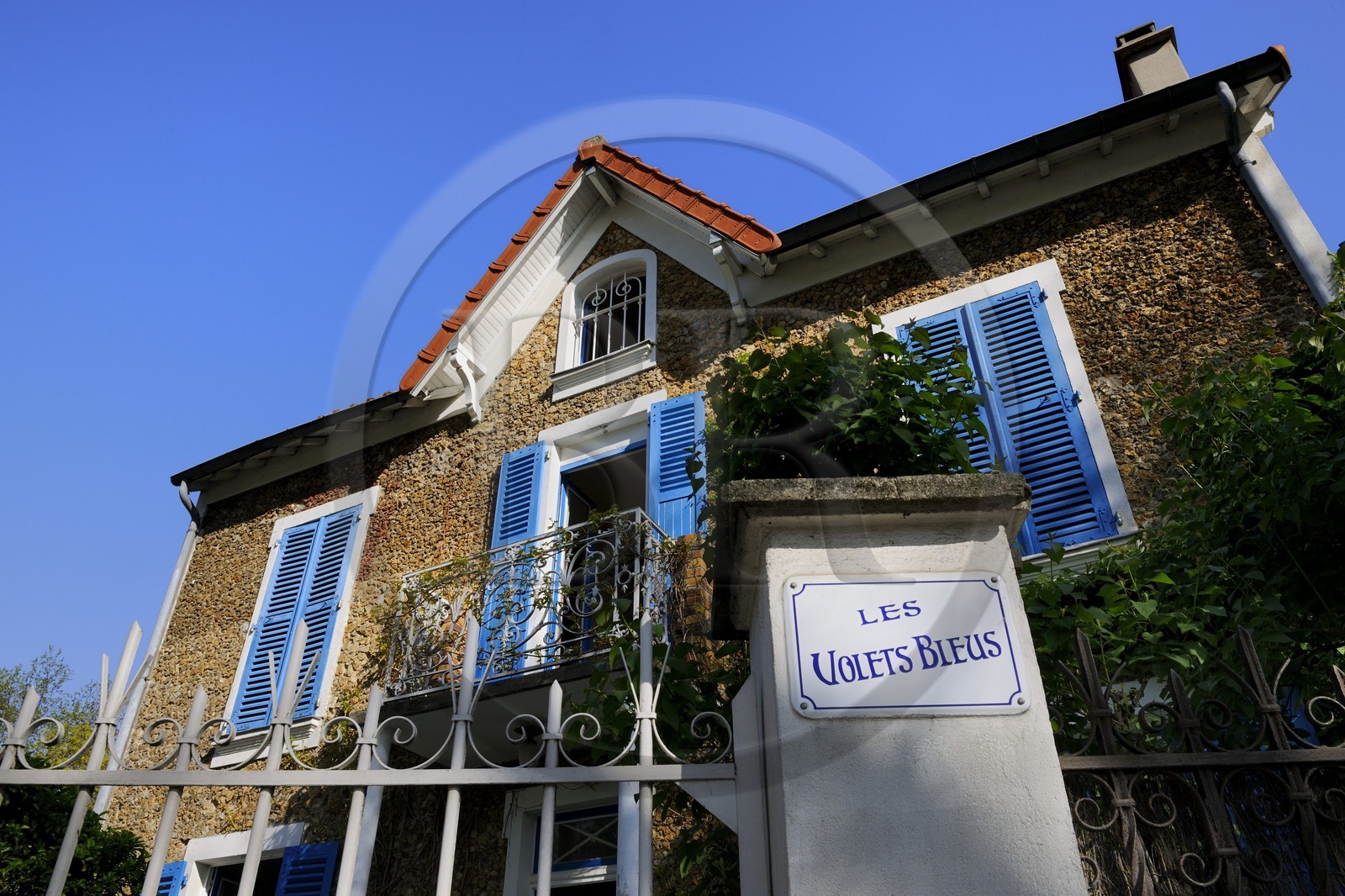 France, Val de Marne, suburban millstone house in Le Perreux-sur-Marne