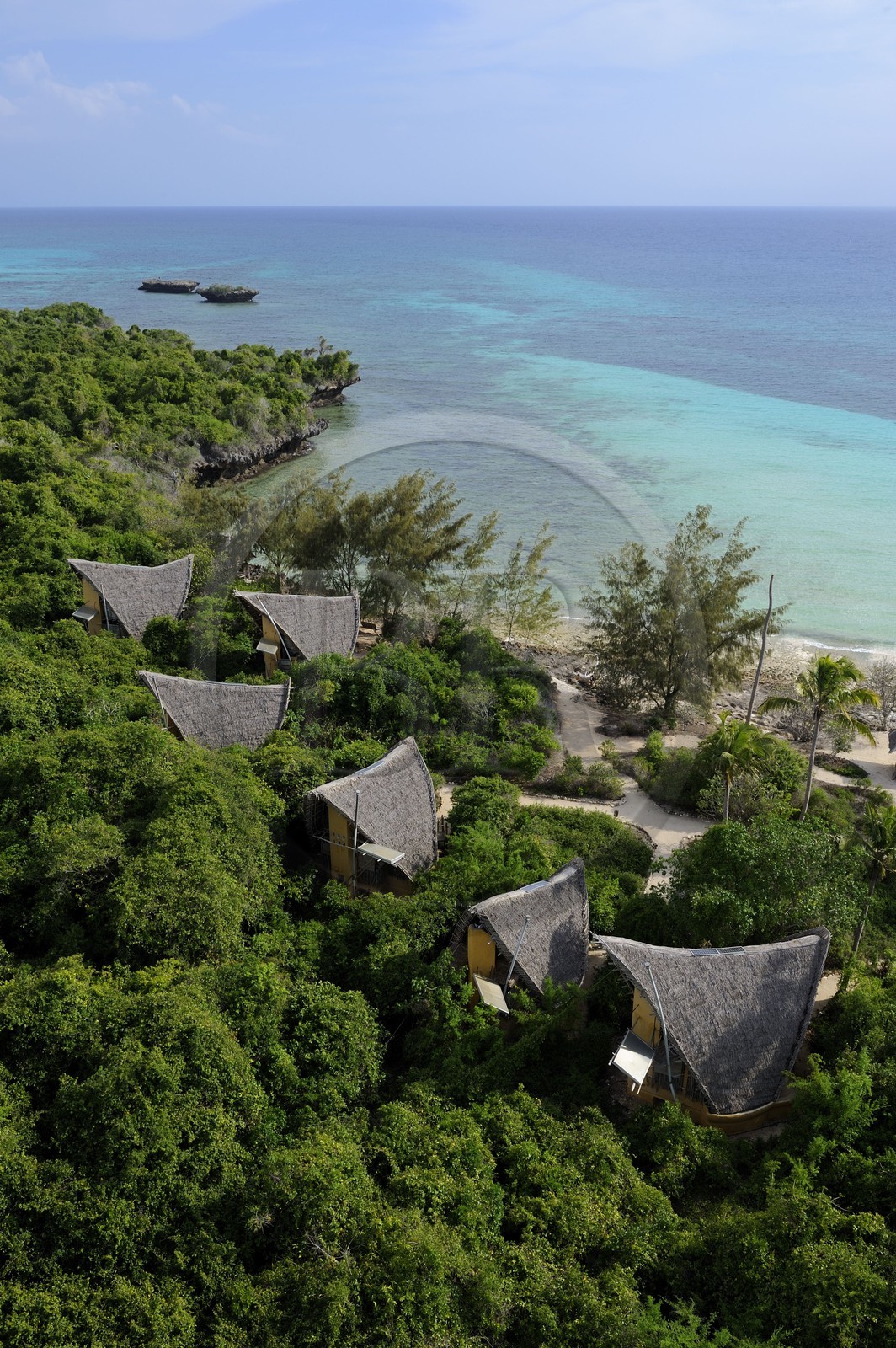 Tanzanie, archipel de Zanzibar, île de Unguja (Zanzibar), côte ouest, Eco-bungalows de la réserve naturelle de Chumbe Island Coral Park