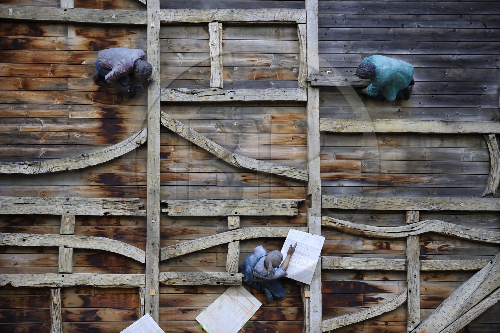 France, Haut-Rhin (68), Ungersheim, écomusée d'Alsace, reconstitution d'une construction de maison à pans de bois