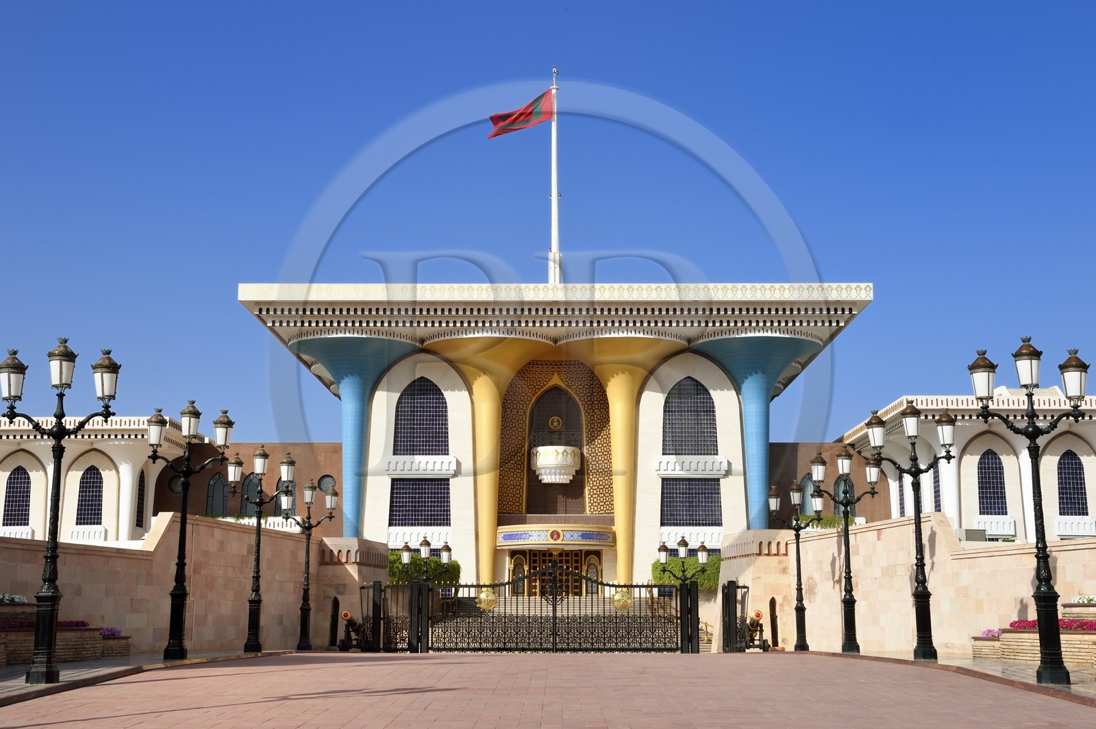 Sultanat d'Oman, Mascate, vieille ville de Mascate, le palais royal de Mascate, résidence du sultan d'Oman qui y reçoit ses hôtes de marque sans néanmoins y vivre