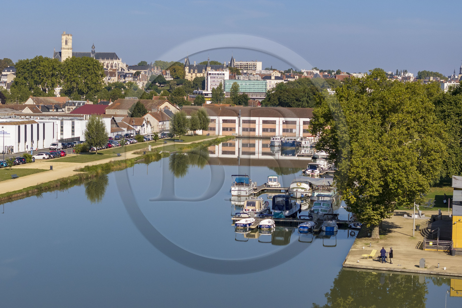 France, Nièvre (58), Nevers, port de plaisance de la Jonction (vue aérienne)