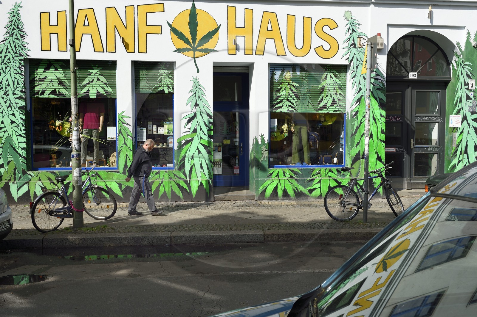 Allemagne, Berlin, Quartier Kreutzberger, boutique la maison du chanvre sur Heinrichplatz