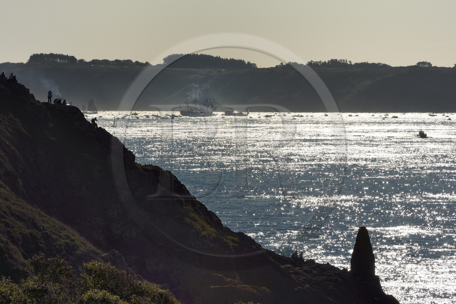 France, Finistère (29), rade de Brest, départ de la frégate L'Hermione, réplique du trois-mats qui transporta le marquis de Lafayette en Amérique en 1780