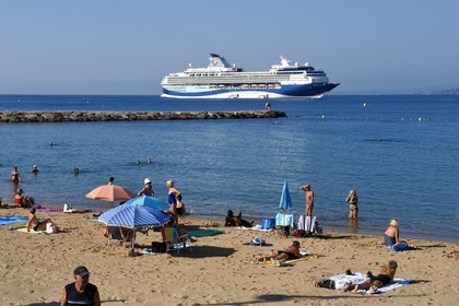 France, Var (83), Saint-Raphaël, Promenade René Coty, Plage Veillat
