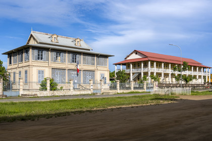 France, Guyane, Saint-Laurent-du-Maroni, immeuble administratif de style colonial avenue du Lieutenant-Colonel Chandon, le Tribunal de proximité de Cayenne