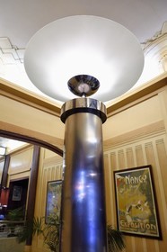 France, Meurthe-et-Moselle (54), Nancy, brasserie Excelsior (Brasserie Flo) de 1910, la descente d'escalier réalisée par Jean Prouvé en style Art Déco (1929)